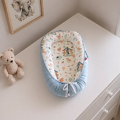 Réducteur de lit bébé cocon beige motif ours